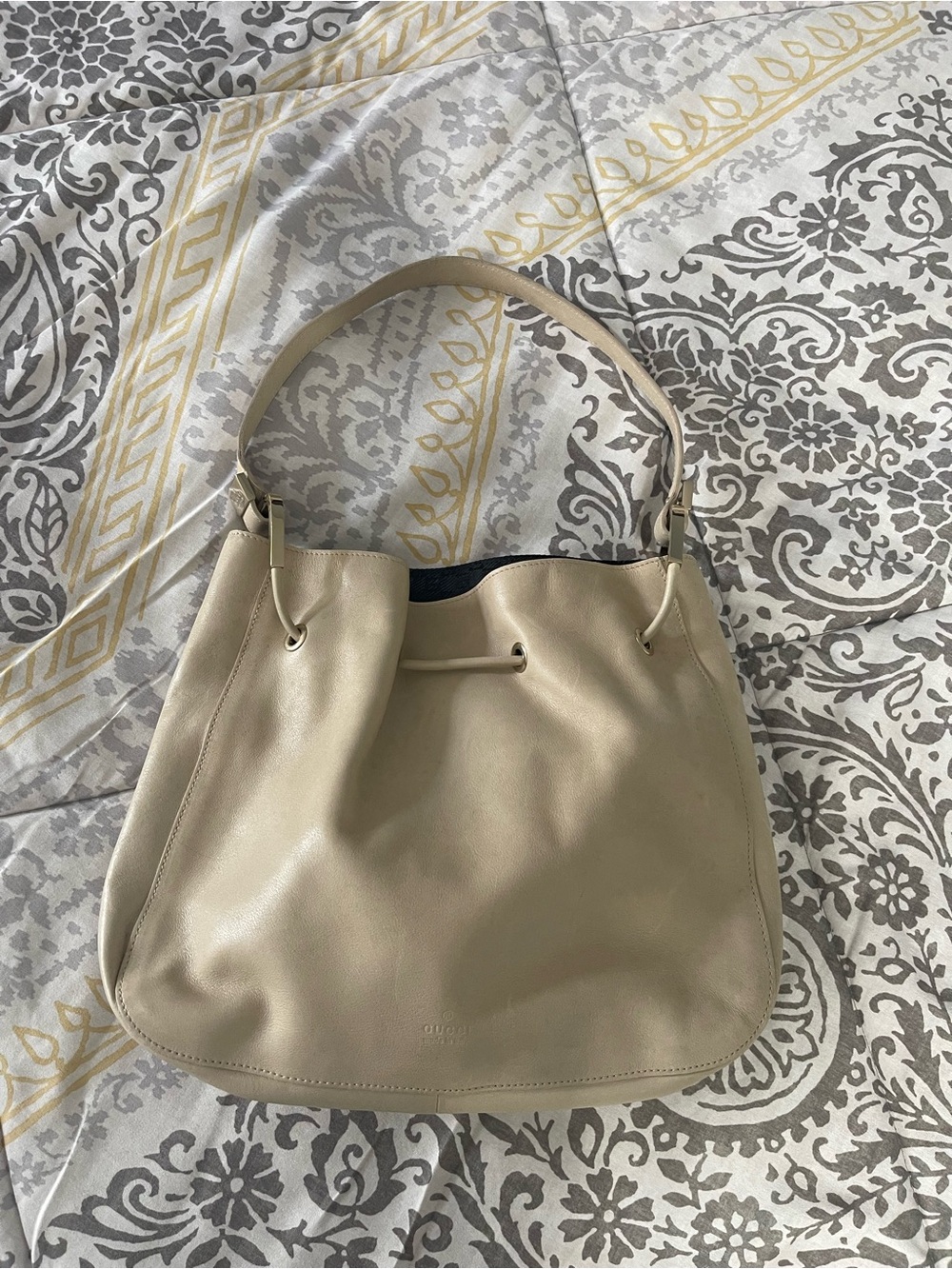 Gucci bucket shoulder bag- authentic!